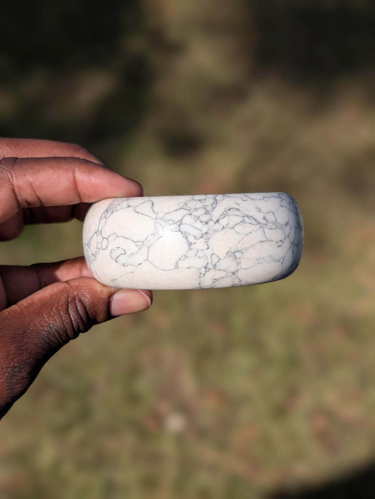 Thick Howlite Bangle