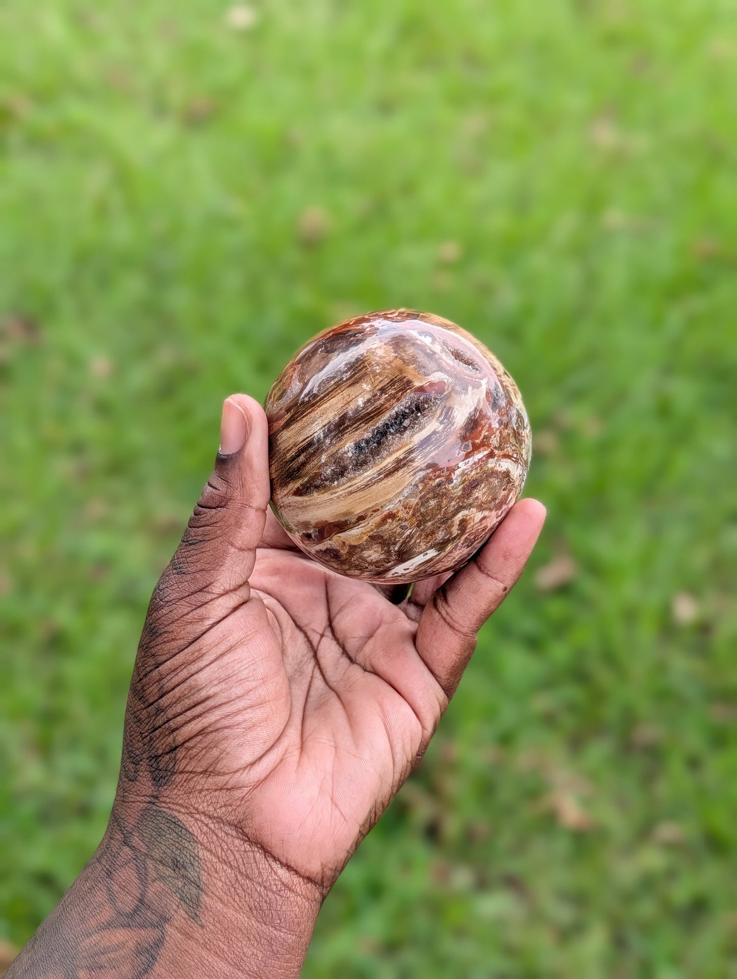 Money Agate Sphere w| Druzy